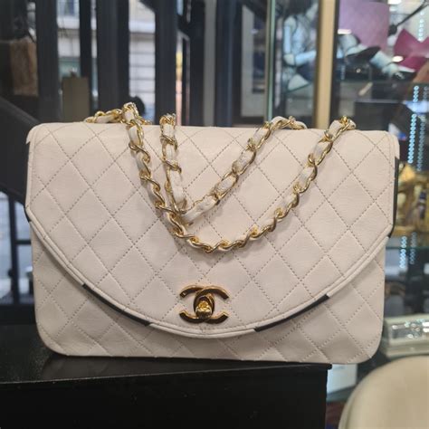 mochila chanel|sac Chanel blanc vintage.